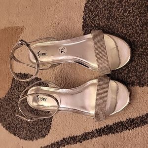 Fioni 2.5" Rhinestone Heels, Size 7.5